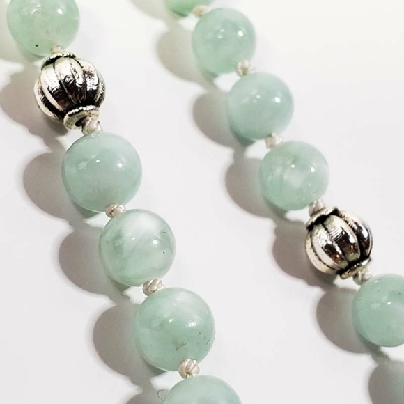 Green Moonstone Hand-Knotted Necklace - Picture 2 of 10